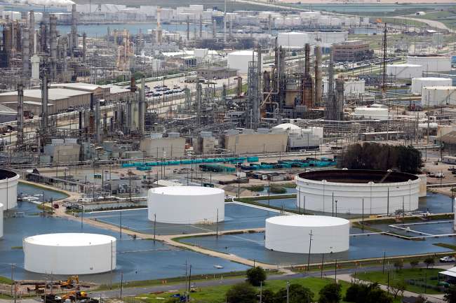 Harvey causes long refinery lines