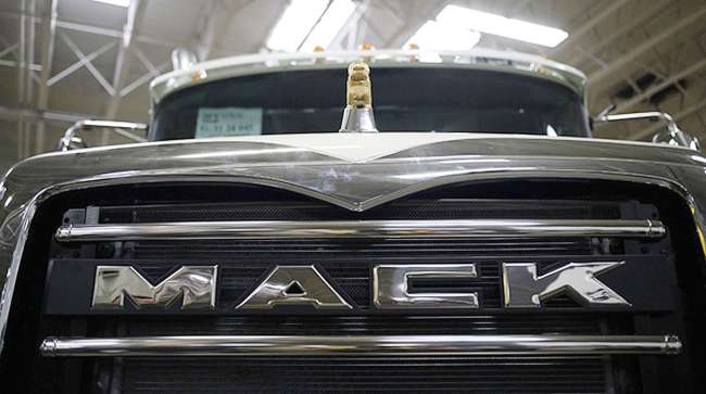 Mack truck grille