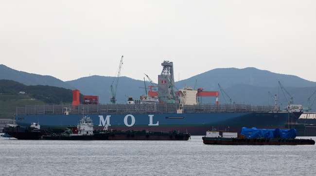 A Mitsui O.S.K. containership