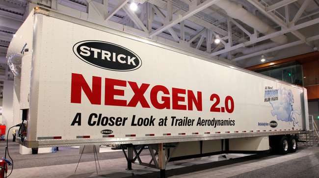 Strick trailer