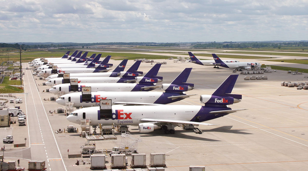 FedEx planes