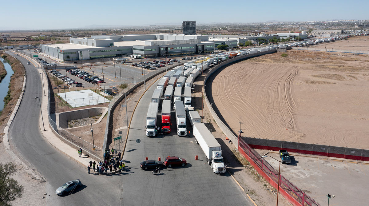 trucks at Ciudad Juarez