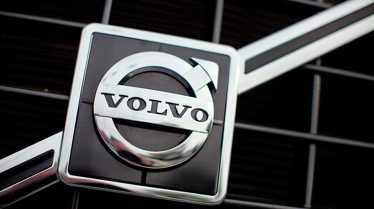 Volvo grille