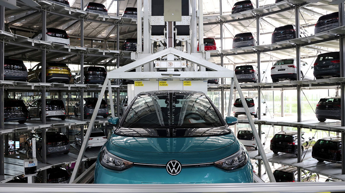 VW Sales Drop to Lowest in Decade