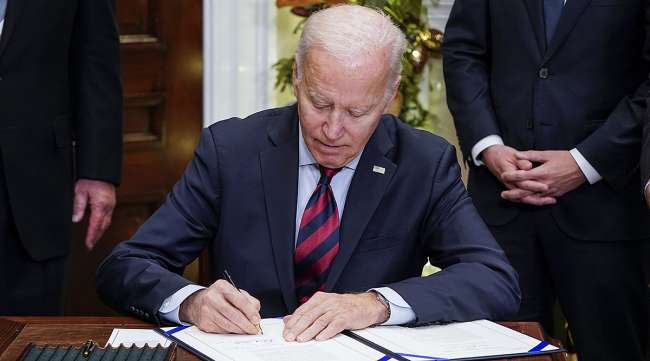 President Biden signs the railroad law