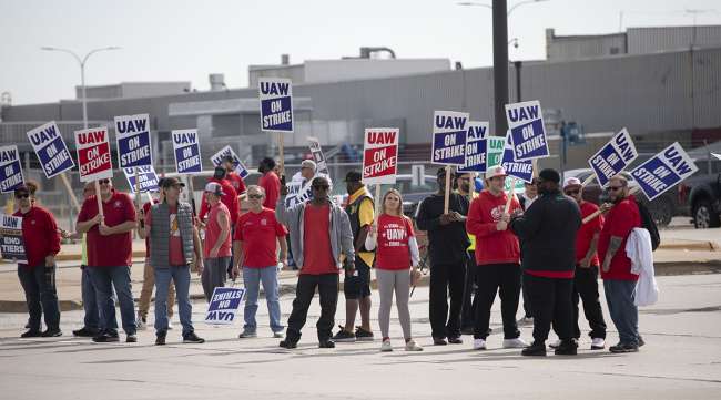 UAW workers on the picket line