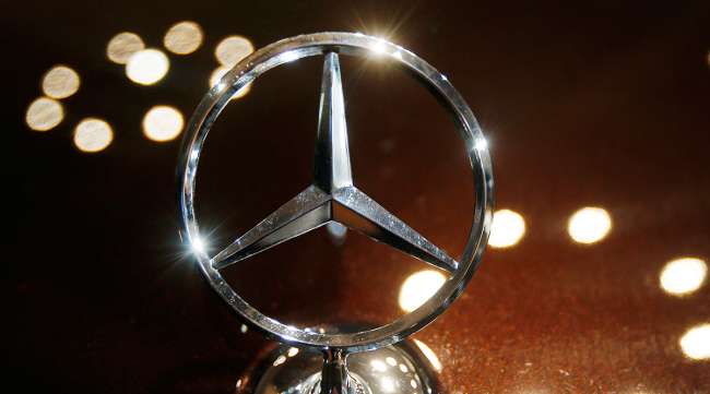 Logo of a Mercedes-Benz automobile