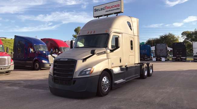 Freightliner on the sales lot at SelecTrucks