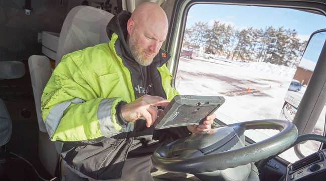 Truck driver uses ELD