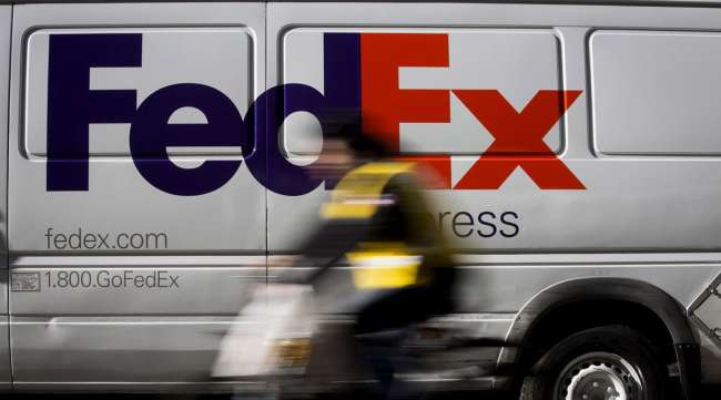FedEx and Microsoft are teaming up to provide early warnings of delays for shipping customers.