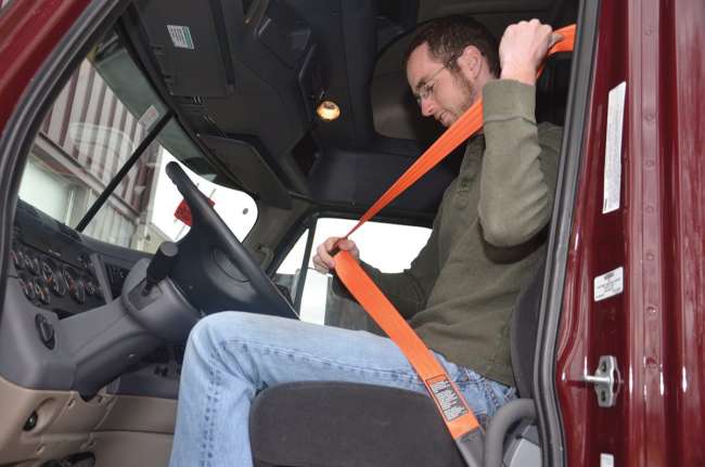 Seat belt use up since 2007 among truck drivers