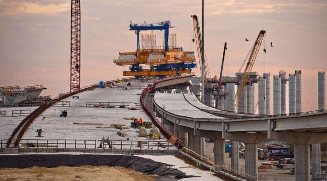Construction on the Corpus Christi Harbor Bridge in Texas is photographed on April 2. (Eddie Seal/Bloomberg News)