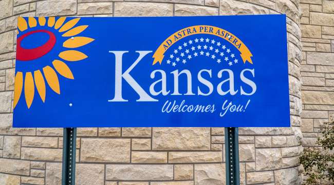 Welcome to Kansas sign