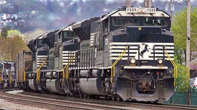 Norfolk Southern freight train in Homestead, Pa.