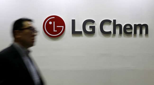 LG Chem won investor approval on Oct. 30 to spin off its electric-car battery division.