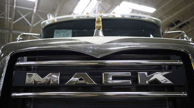 Mack truck grille