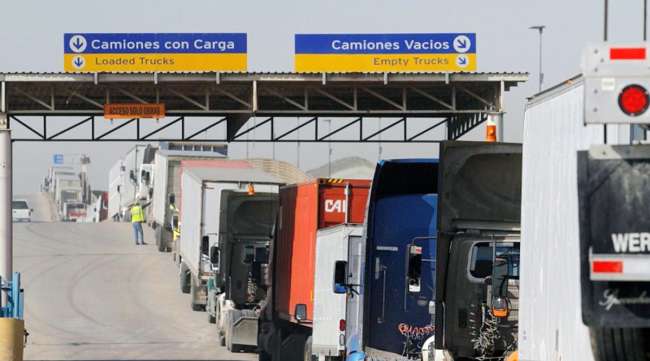 Trucks at border