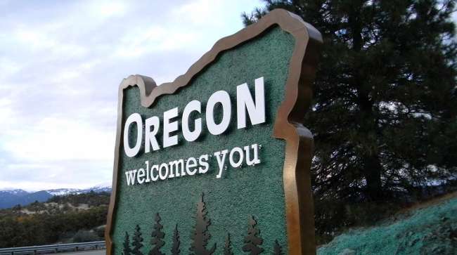 Oregon welcome sign