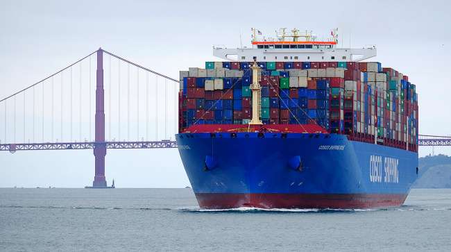 Cosco shipping container passes Golden Gate Bridge