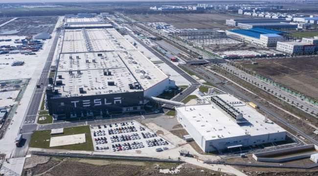 Tesla will begin shipping vehicles from its Shanghai factory to other countries in Asia and Europe.