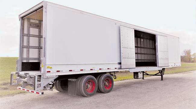 Strick trailer