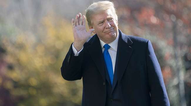 President Trump waves (Chris Kleponis/Bloomberg News)