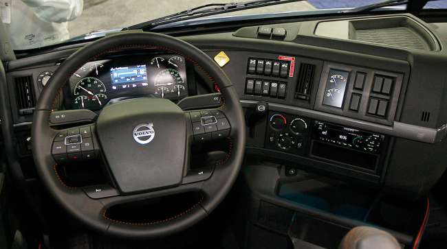 Volvo VNL 760 interior