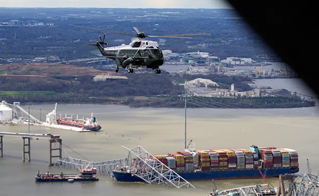 Biden helicopter over Baltimore bridge
