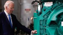 President Biden checks out a machine at a Cummins facility