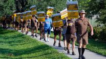 UPS workers practice for strike