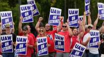 UAW strikers