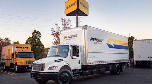 Penske medium-duty truck