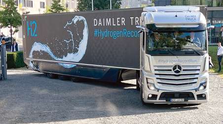 Daimler's GenH2 cabover 