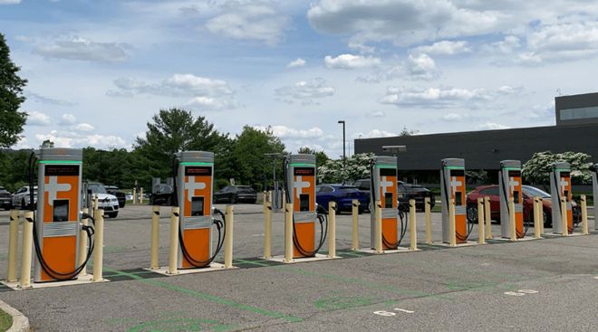 ChargePoint image of electric vehicle charging pumps